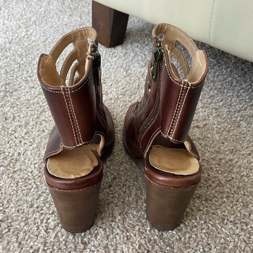 Bed Stu Brown Leather Cutout Block Heel Sandals - Picture 8 of 8